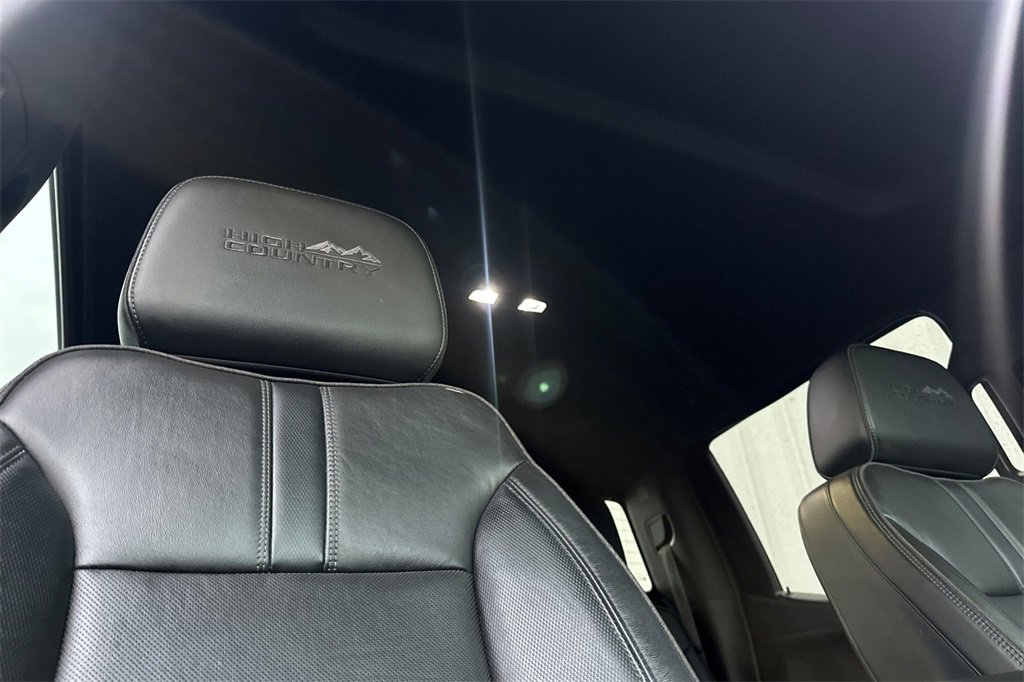 Used 2021 Chevrolet Silverado 1500 High Country w/ Technology Package image 17