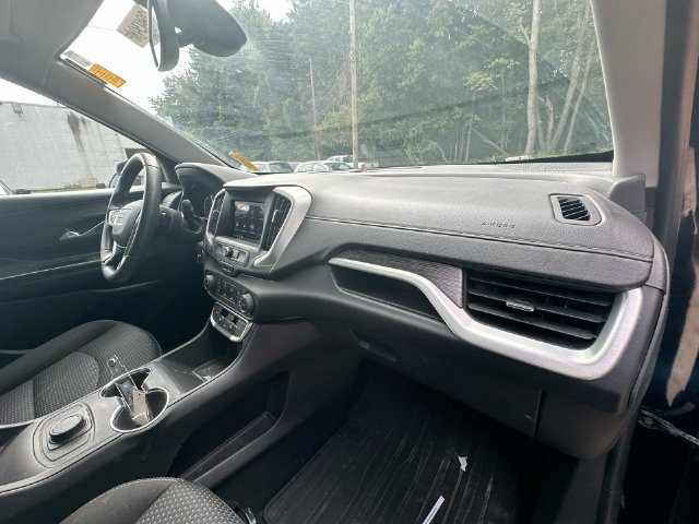 Used 2024 GMC Terrain SLE FWD image 40