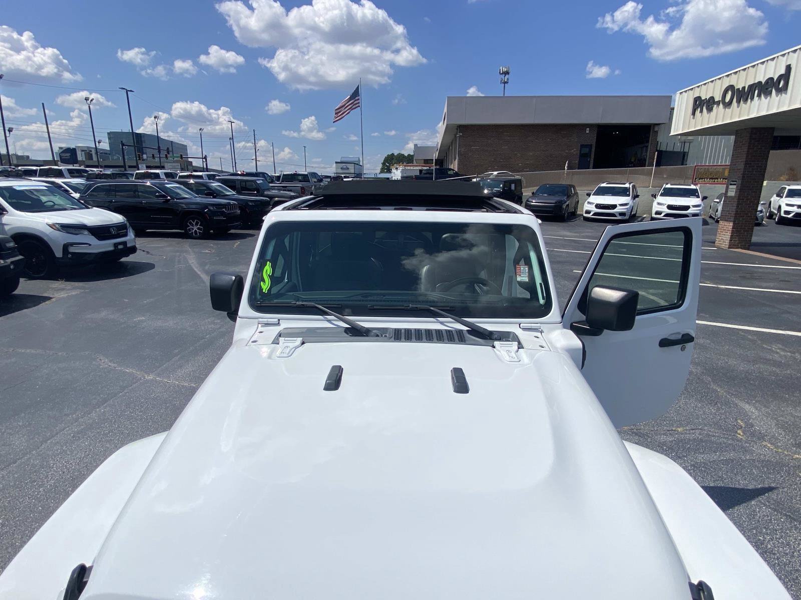 Used 2022 Jeep Wrangler Unlimited Sahara w/ Safety Group AWD/4WD image 27
