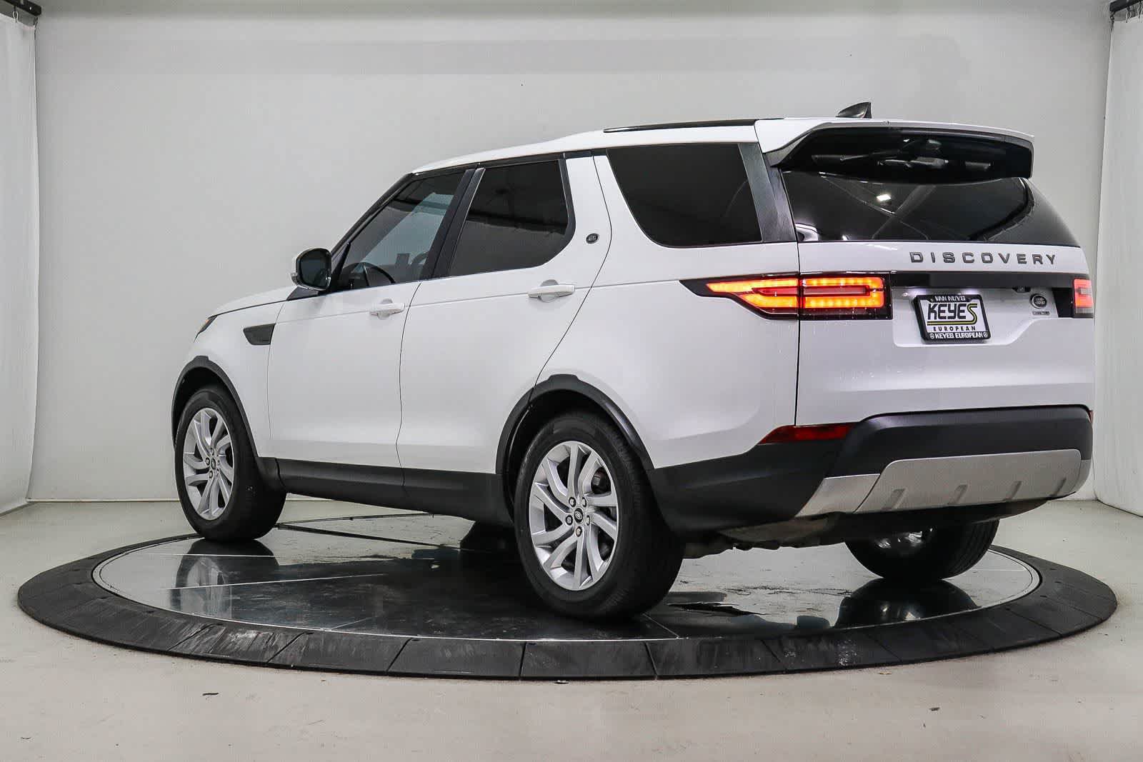 Used 2018 Land Rover Discovery HSE AWD/4WD image 2