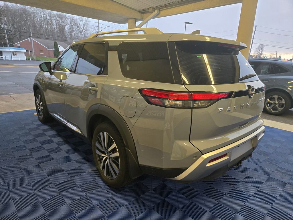 Used 2022 Nissan Pathfinder Platinum w/ Cargo Package image 4