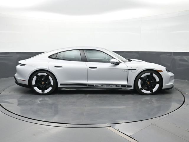 Used 2025 Porsche Taycan GTS image 25