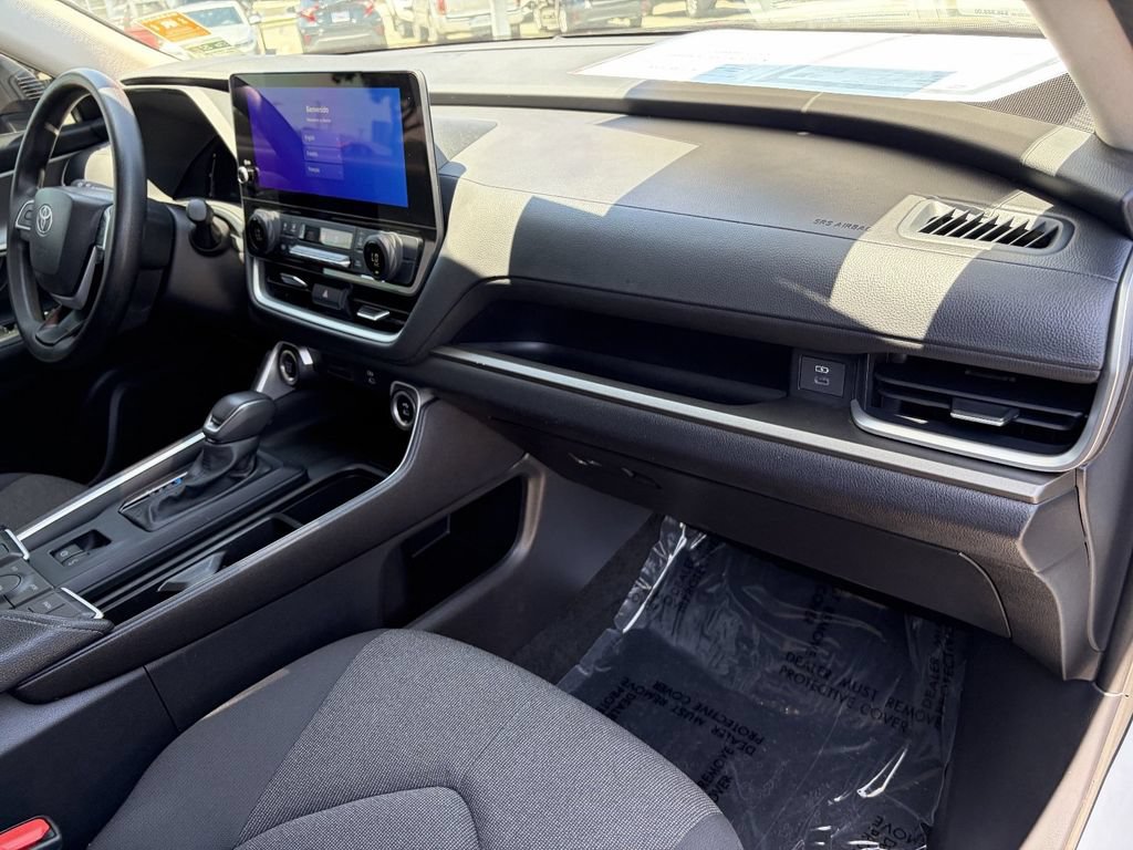 Certified 2025 Toyota Grand Highlander FWD image 17