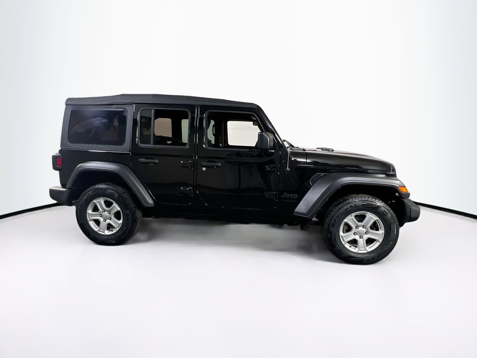 Used 2022 Jeep Wrangler Sport S image 4