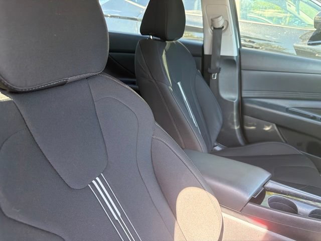 Used 2023 Hyundai Elantra SEL w/ Convenience Package FWD image 10