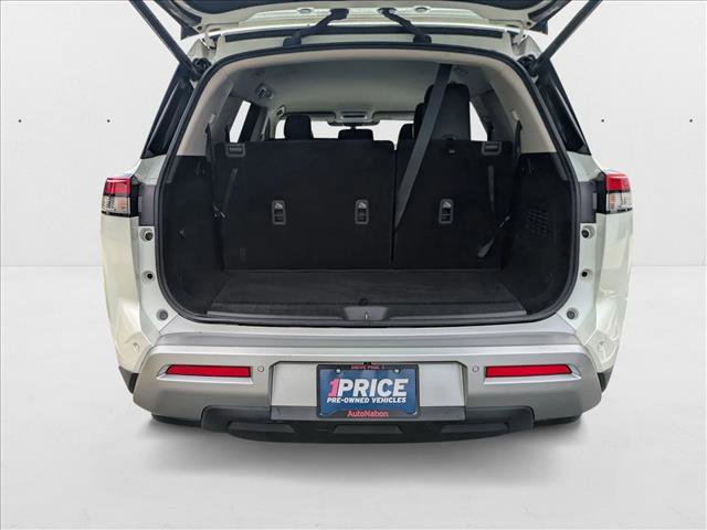 Used 2023 Nissan Pathfinder SL w/ Lighting Package (N92) image 7