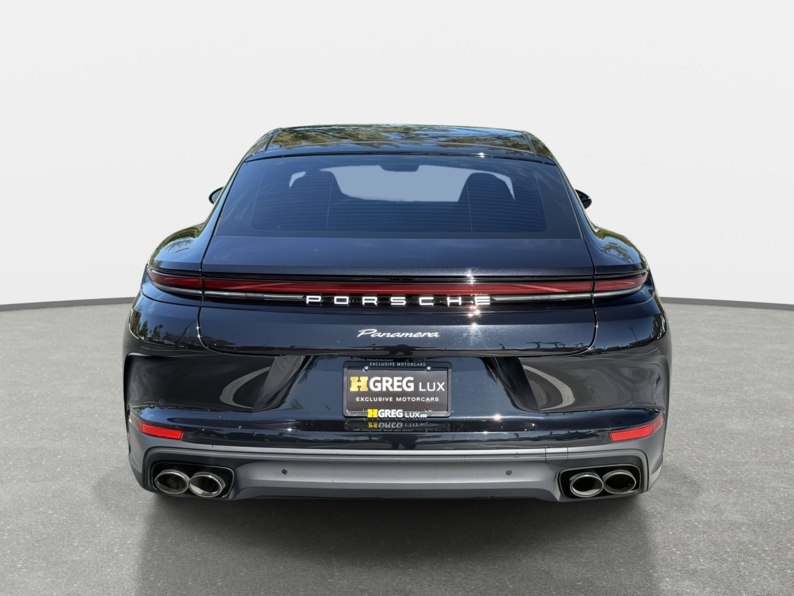 Used 2024 Porsche Panamera image 4