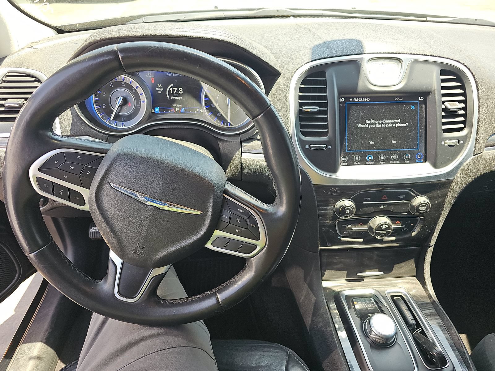 Used 2018 Chrysler 300 Touring L RWD image 11