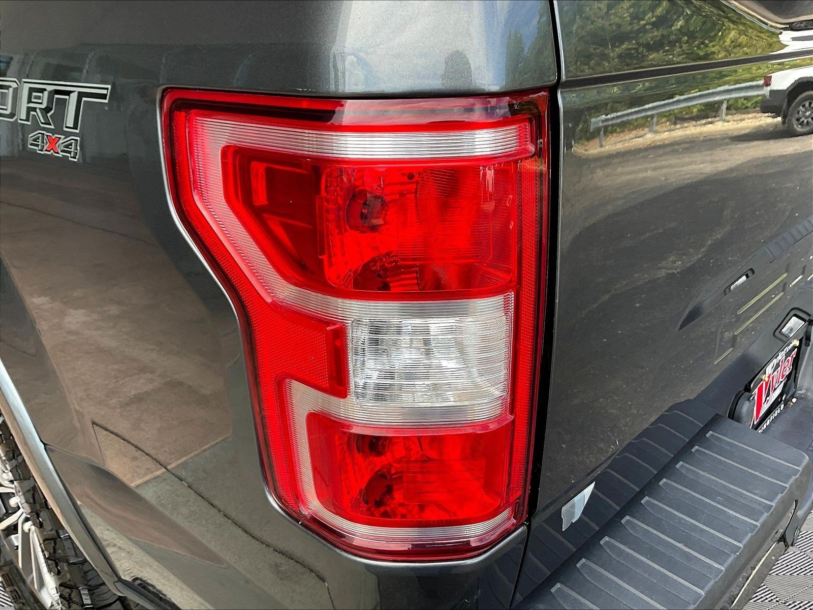Used 2020 Ford F150 XLT w/ Equipment Group 302A Luxury AWD/4WD image 23