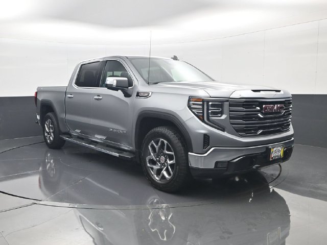 Used 2023 GMC Sierra 1500 SLT w/ SLT Premium Package AWD/4WD image 3