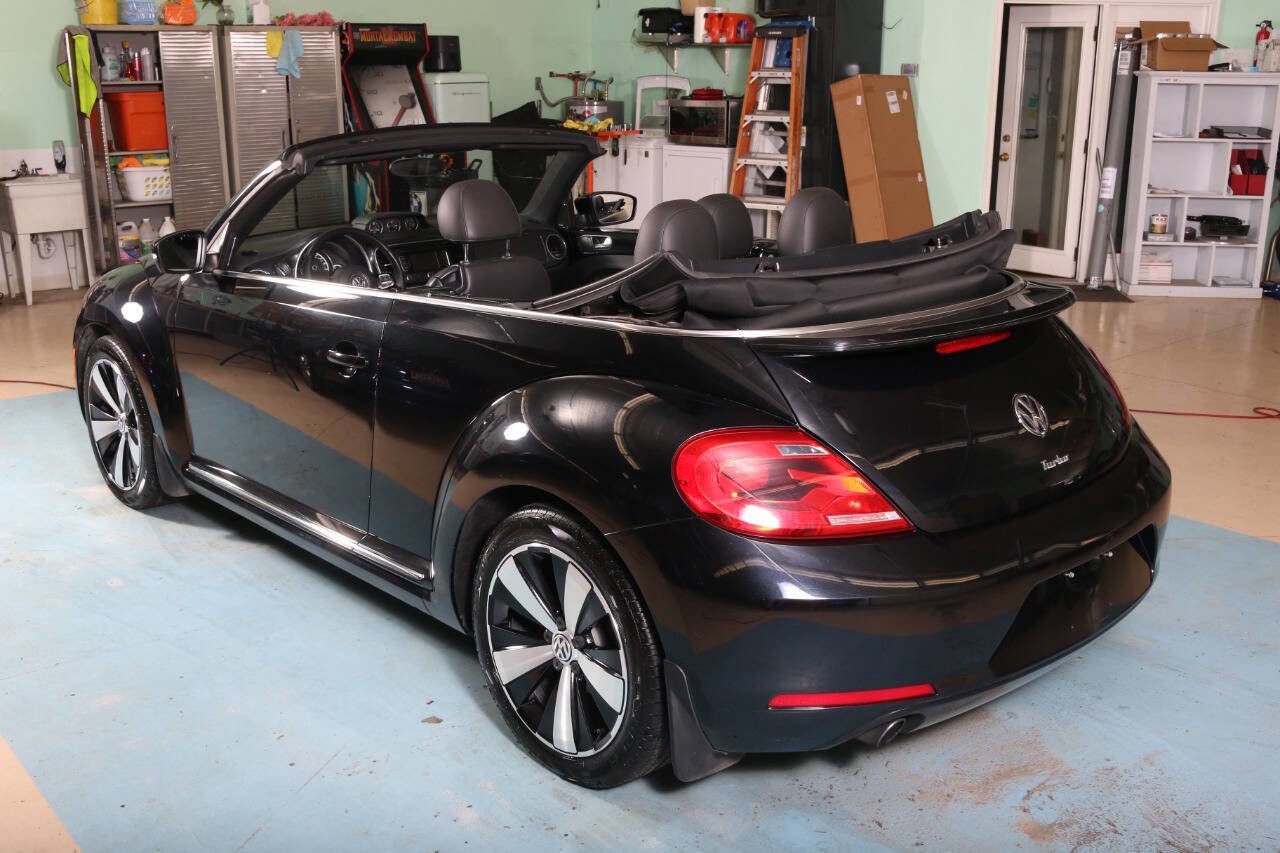 Used 2013 Volkswagen Beetle 2.0T image 18