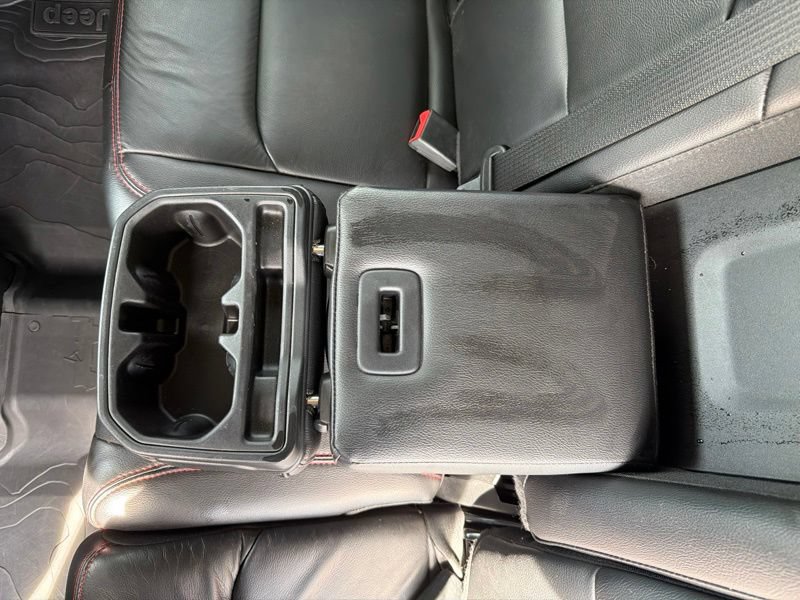 Used 2020 Jeep Wrangler Unlimited Rubicon w/ LED Lighting Group AWD/4WD image 13