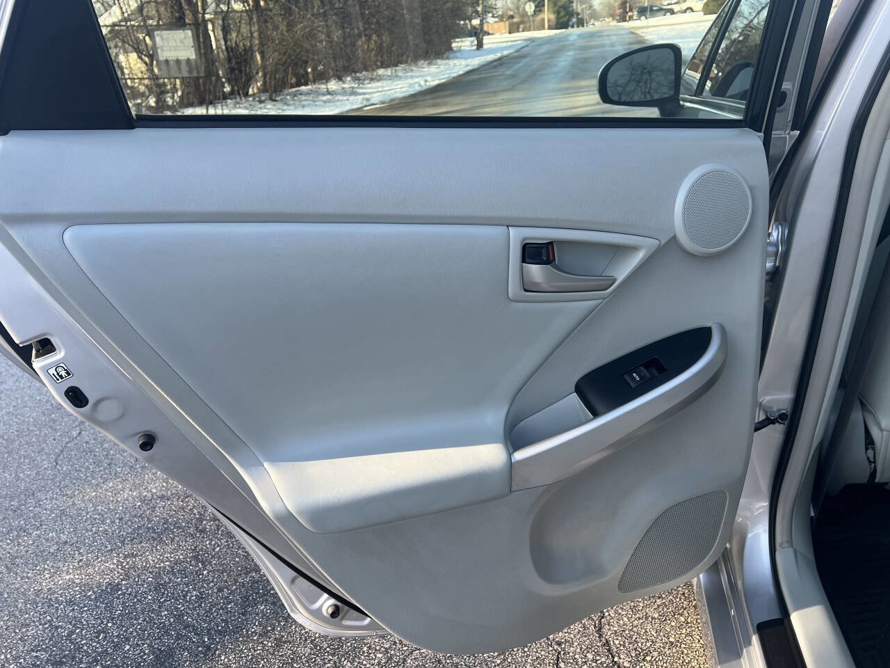 Used 2015 Toyota Prius Four w/ Deluxe Solar Roof Package image 23