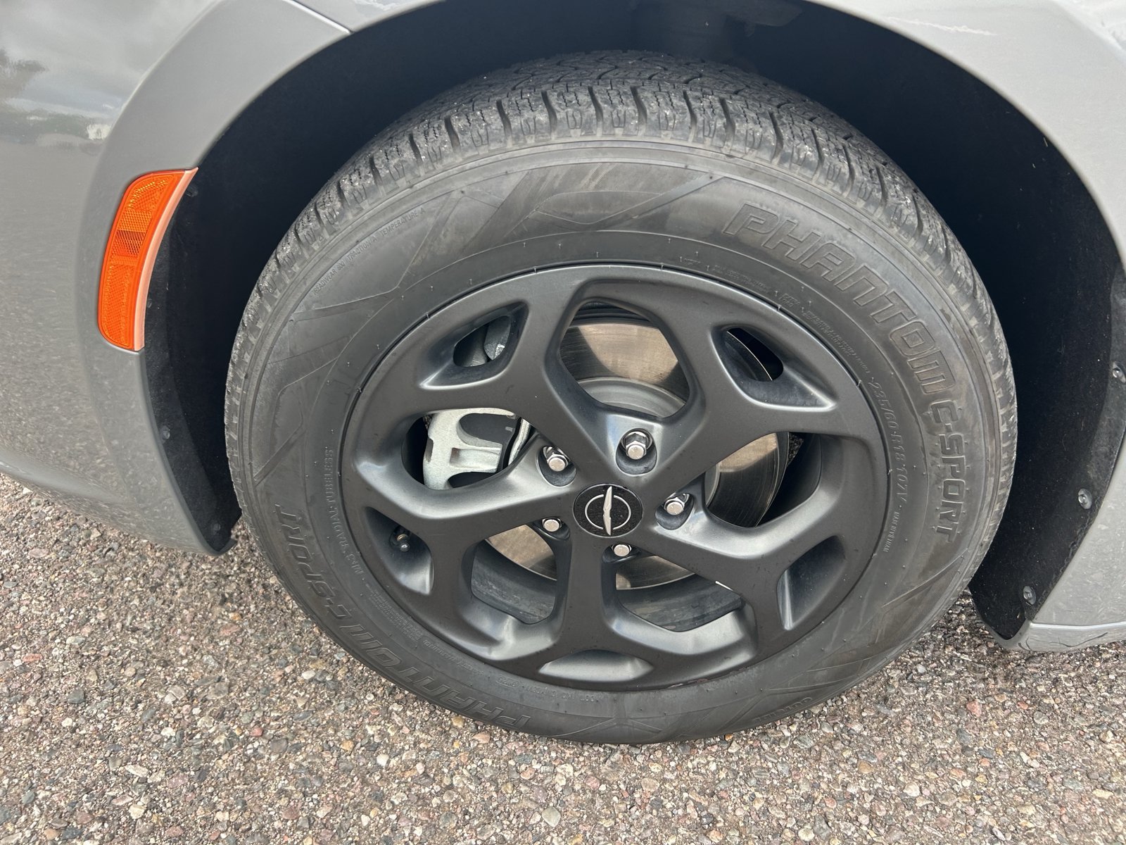 Used 2021 Chrysler Pacifica Touring w/ S Appearance Package FWD image 9
