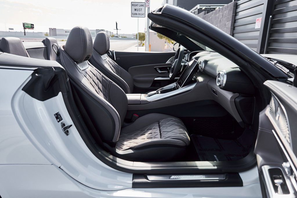 Used 2023 Mercedes-Benz SL 63 AMG 4MATIC image 28