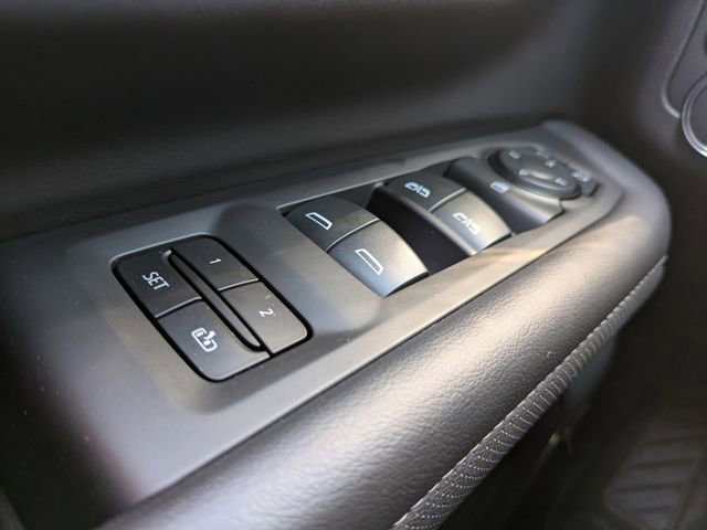 Used 2024 GMC Yukon XL SLT image 27