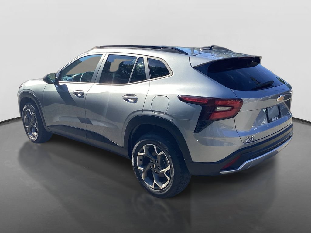 Used 2024 Chevrolet Trax LT FWD image 7