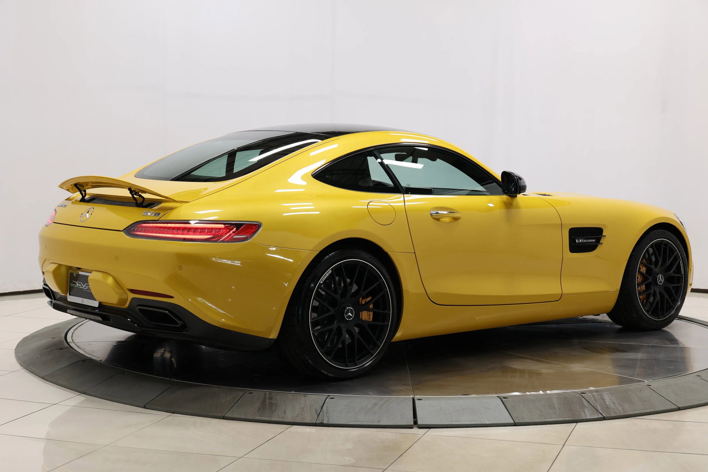 Used 2016 Mercedes-Benz AMG GT S image 4