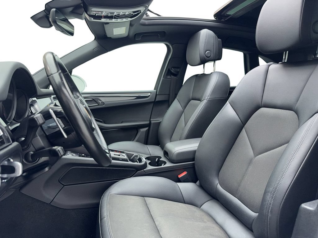 Used 2022 Porsche Macan AWD/4WD image 17