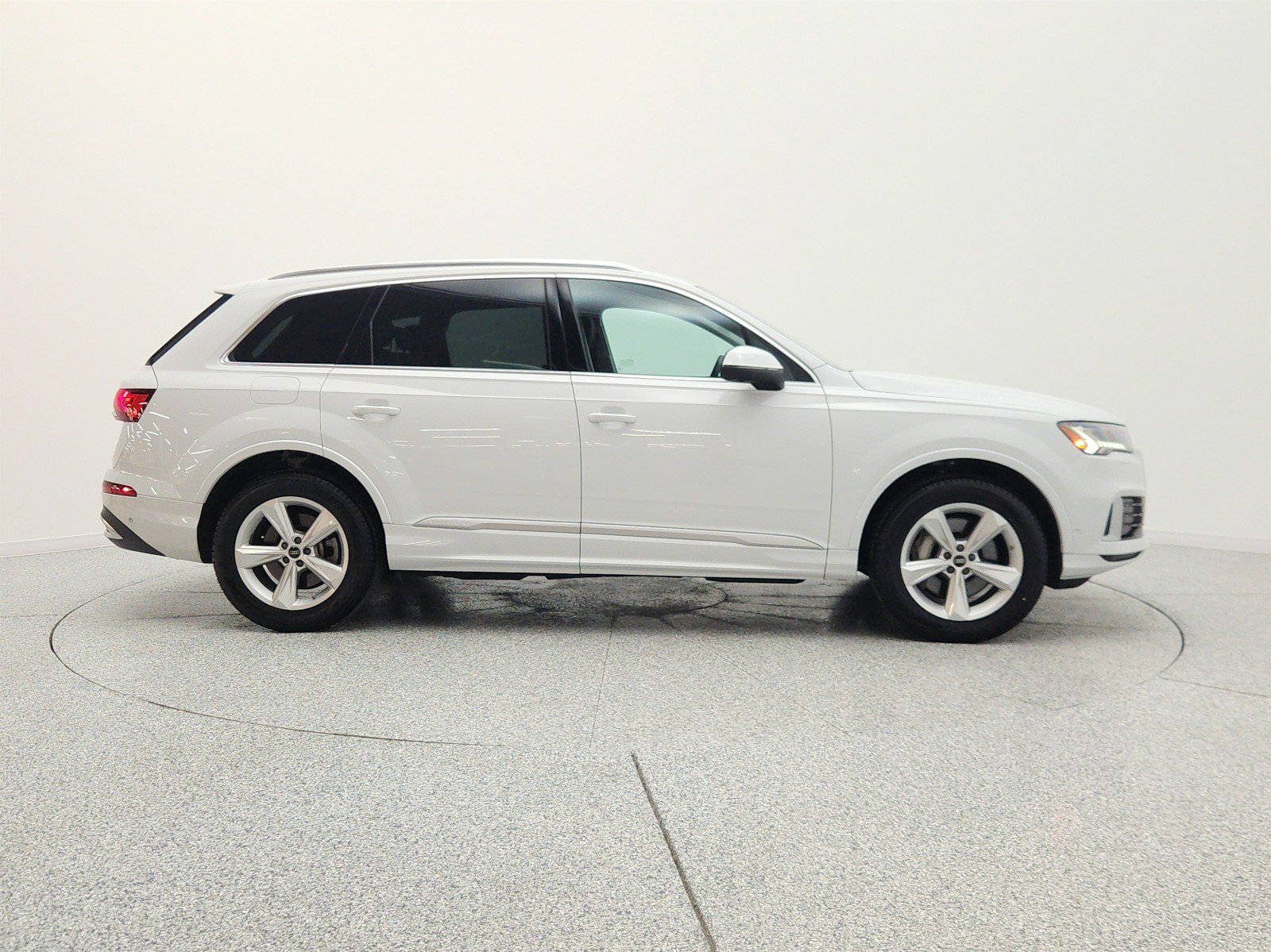 Used 2023 Audi Q7 2.0T Premium Plus w/ Premium Plus Package AWD/4WD image 4