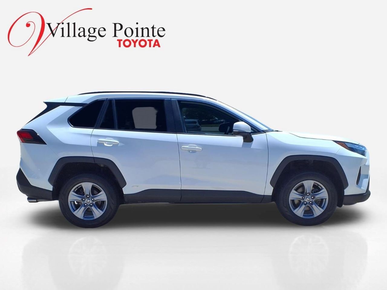 Used 2023 Toyota RAV4 XLE AWD/4WD image 7