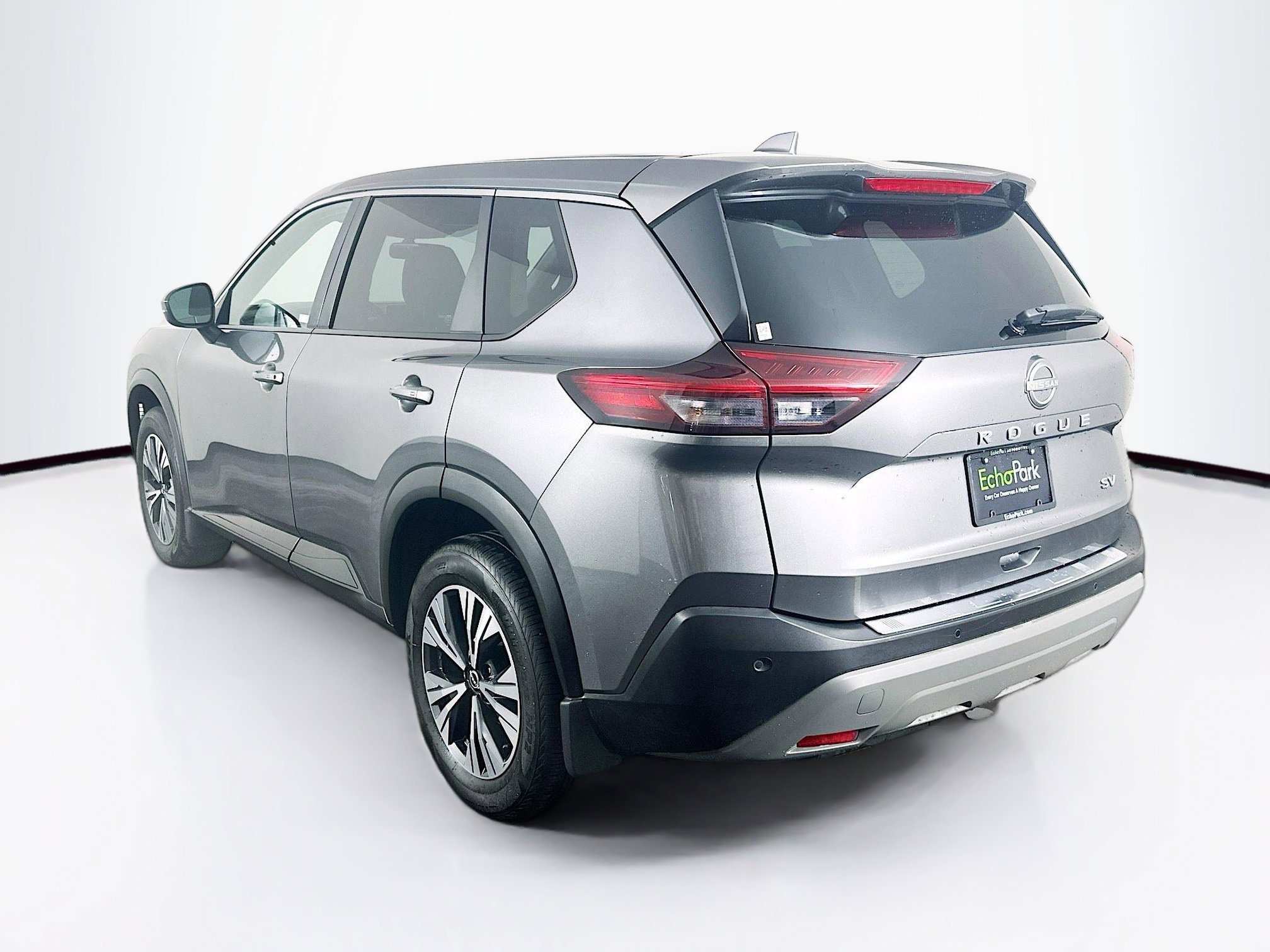 Used 2023 Nissan Rogue SV image 5