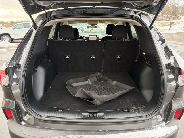 Used 2020 Ford Escape SE Sport image 25