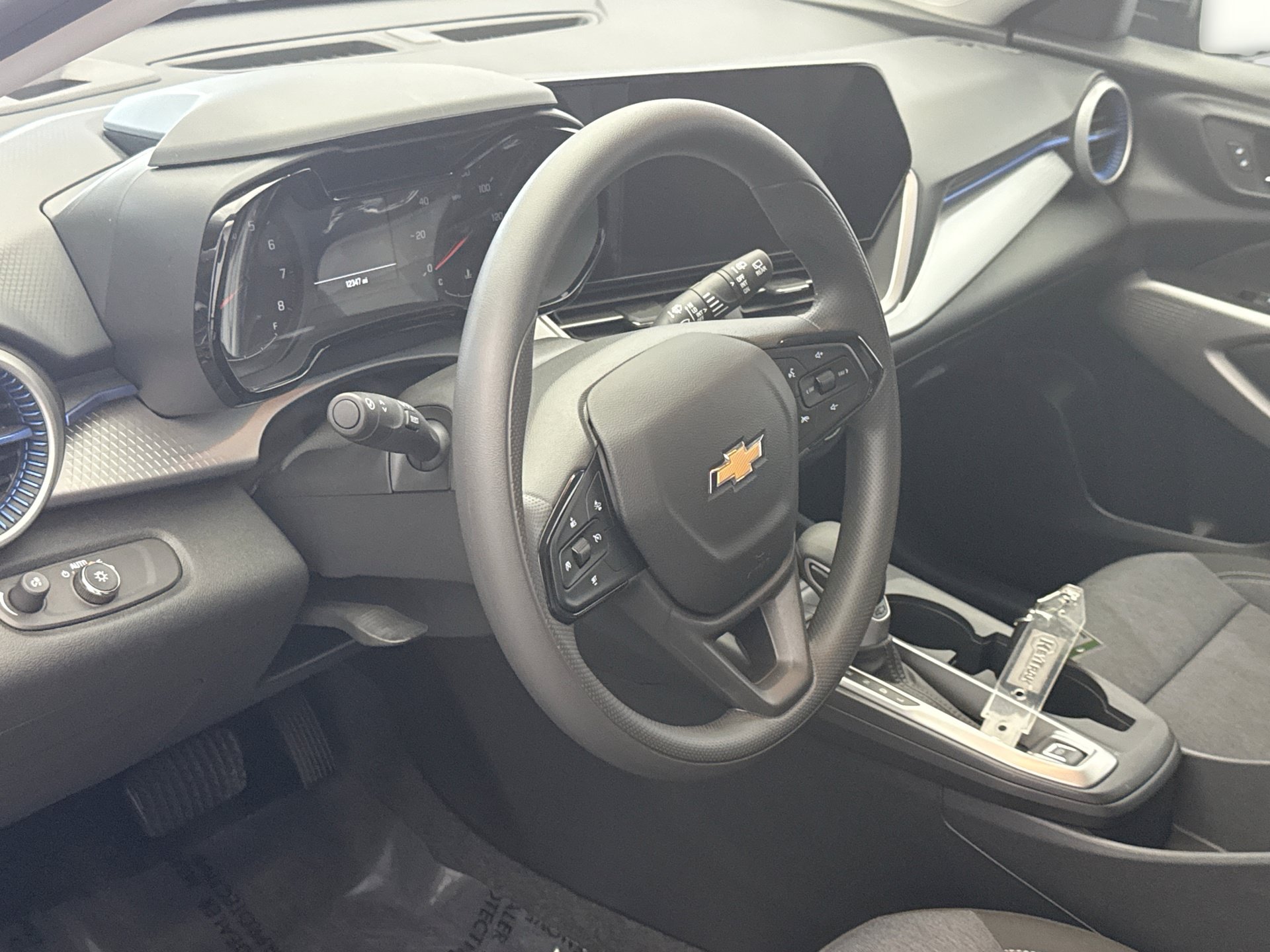 Used 2024 Chevrolet Trax LS w/ Driver Confidence Package FWD image 10