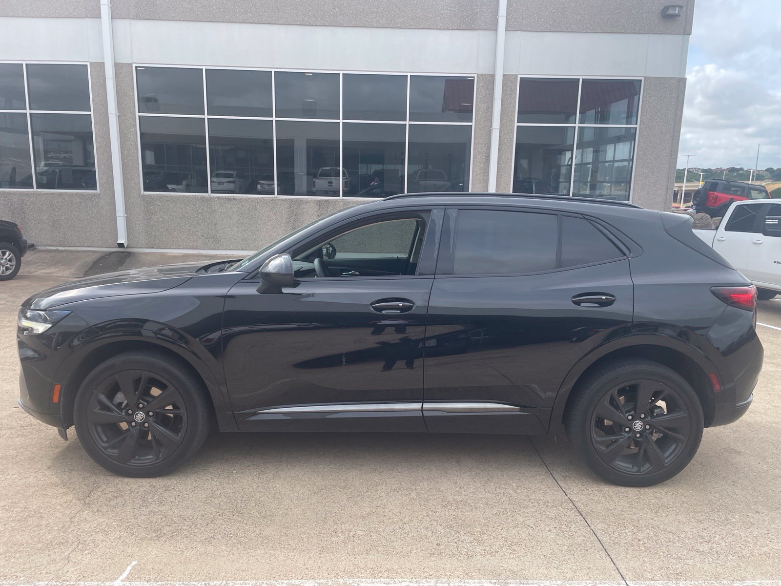 Used 2023 Buick Envision Essence w/ Sport Touring Package FWD image 9