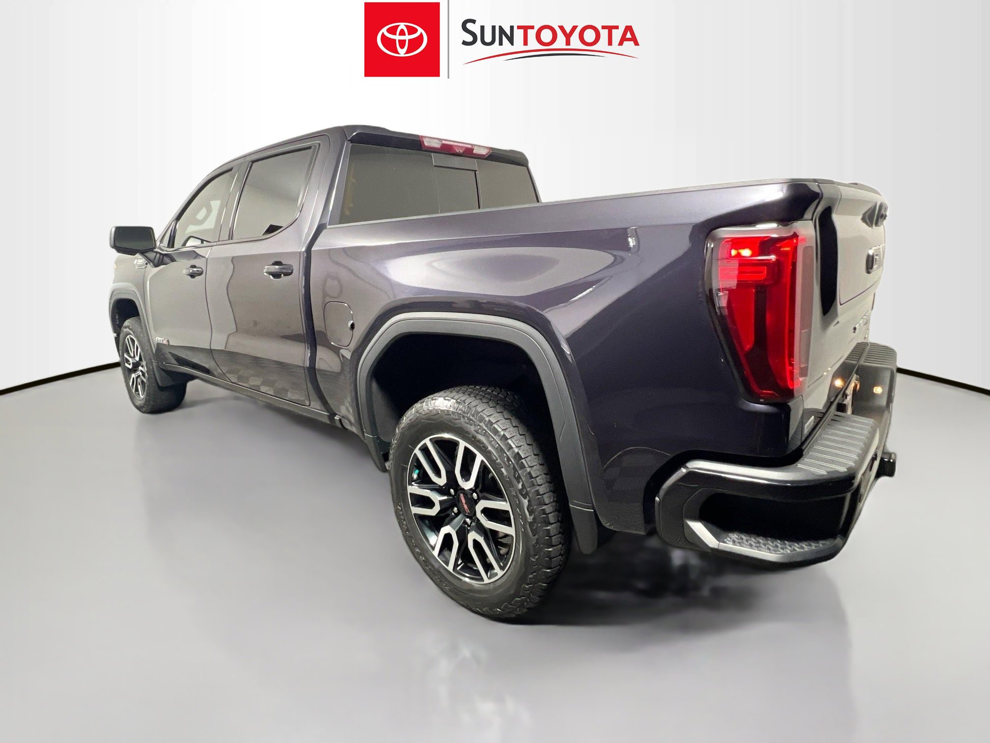 Used 2023 GMC Sierra 1500 AT4 w/ Technology Package image 6