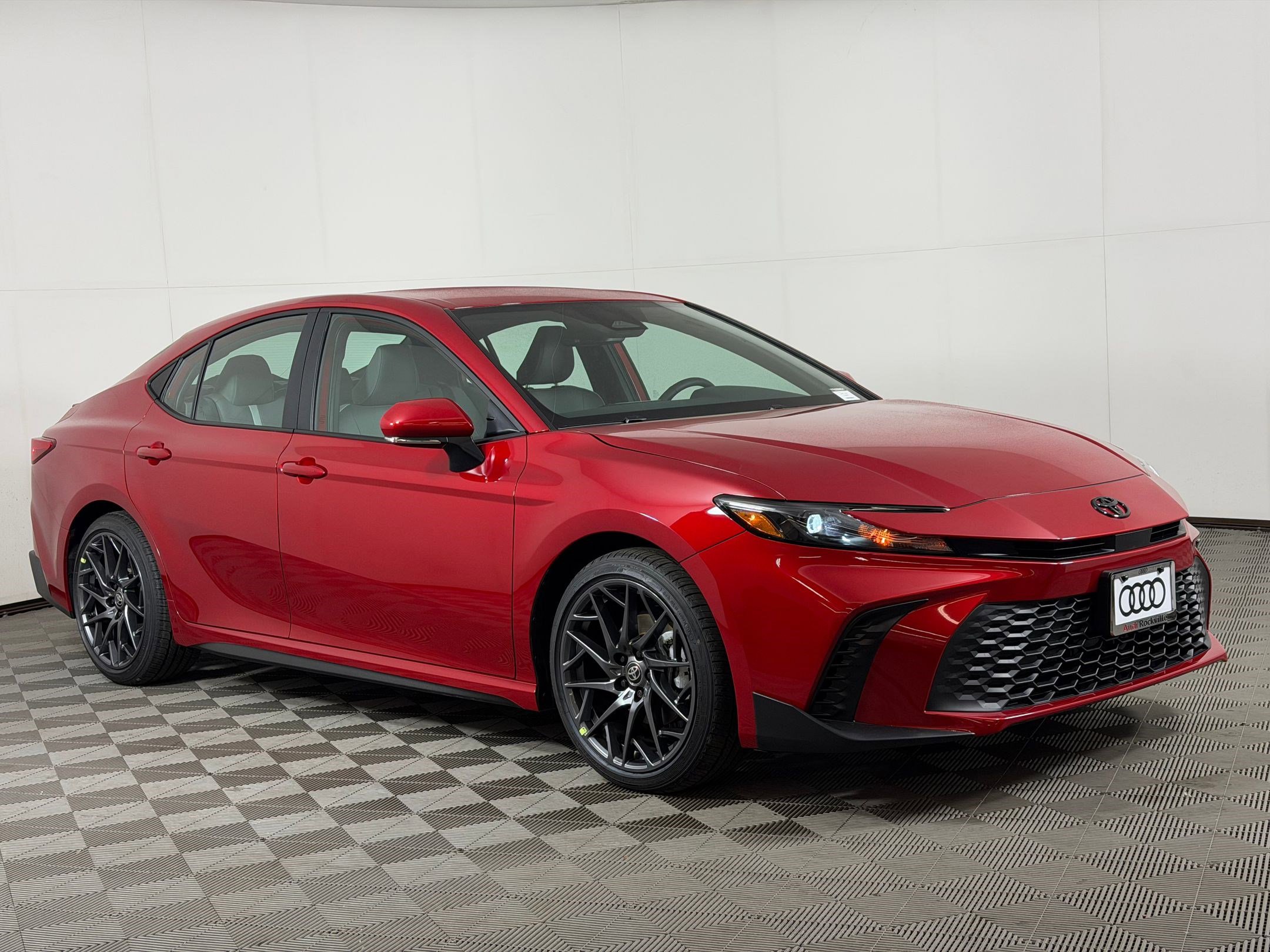 Used 2026 Toyota Camry SE w/ Convenience Package FWD image 7