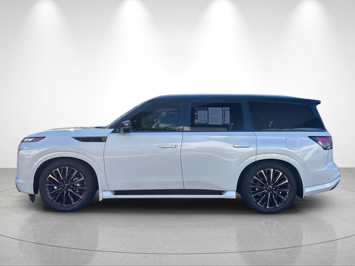 Used 2026 INFINITI QX80 Autograph w/ Premium Cargo Package AWD/4WD image 2