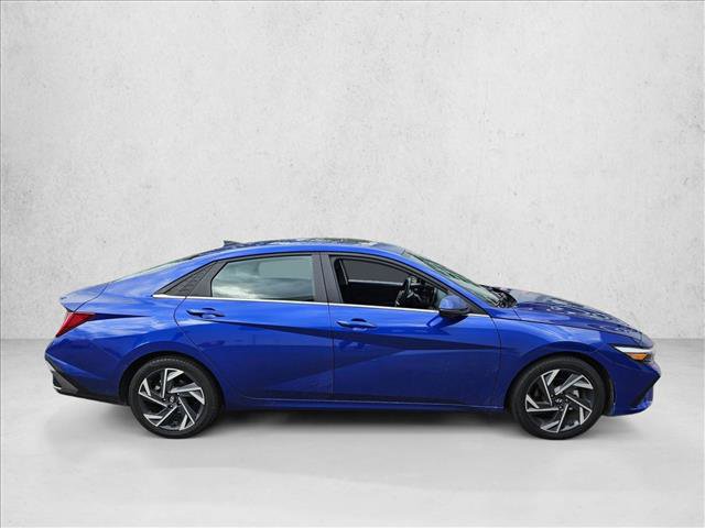 Used 2024 Hyundai Elantra Limited image 4