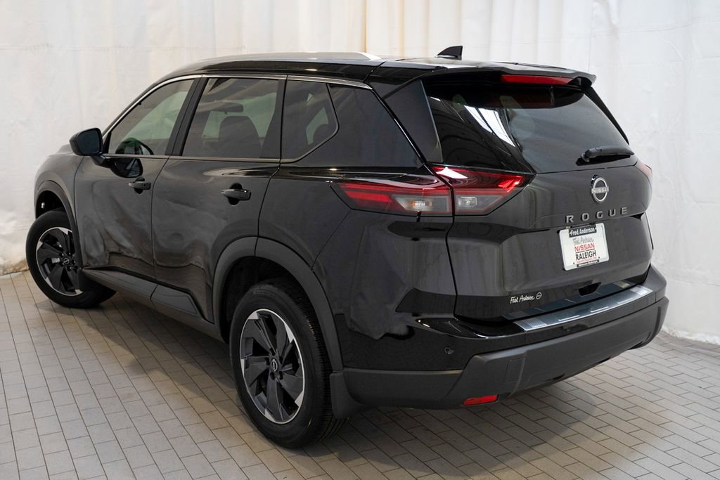 Certified 2026 Nissan Rogue SV w/ SV Premium Package FWD image 3