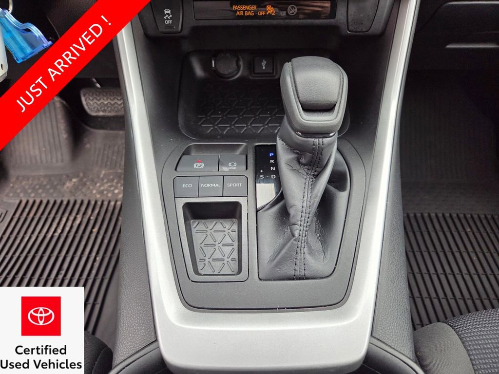 Certified 2021 Toyota RAV4 LE image 28