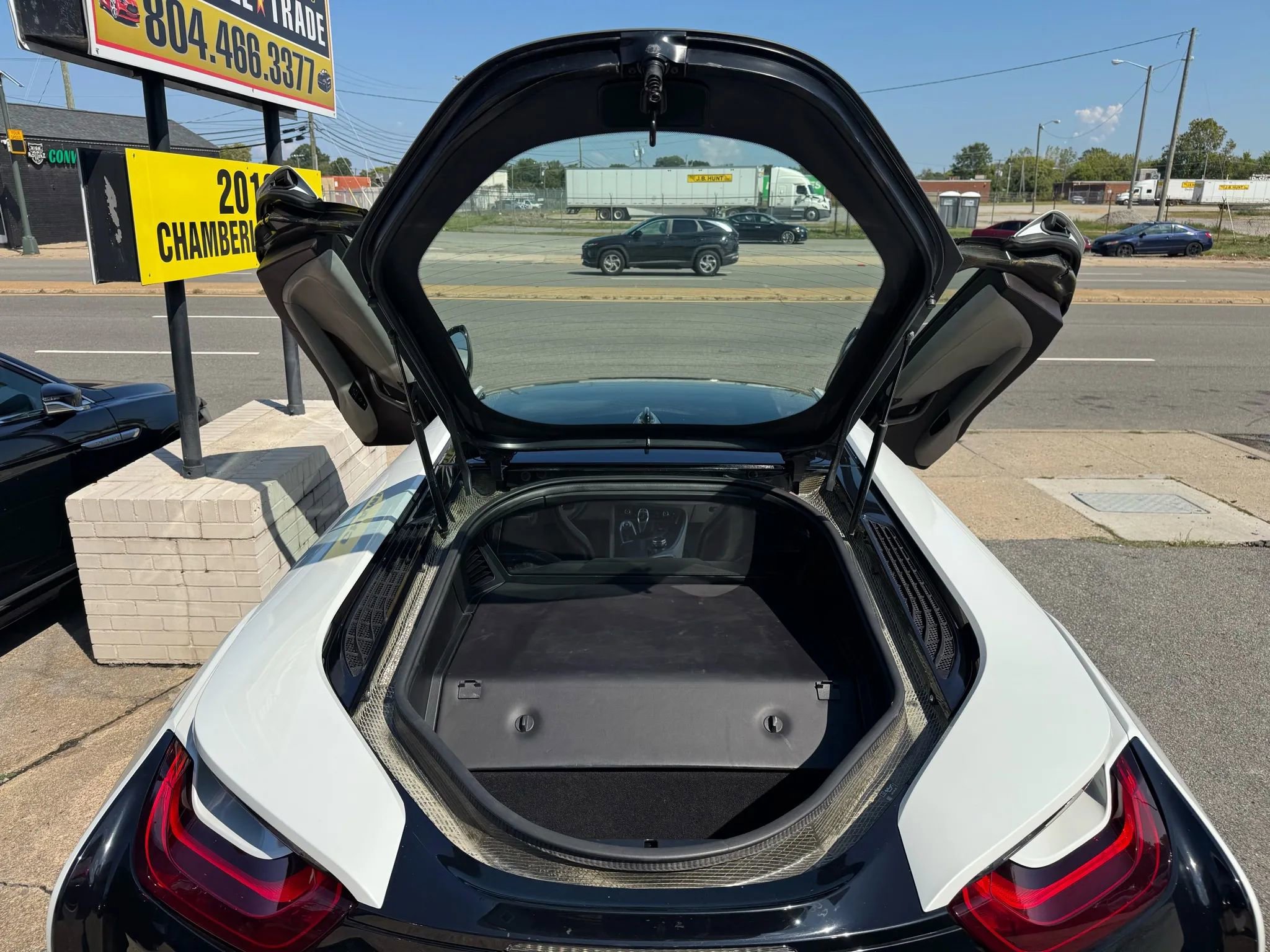 Used 2016 BMW i8 image 12