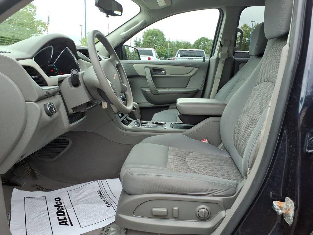 Used 2017 Chevrolet Traverse LS FWD image 12