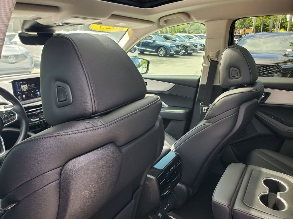 Used 2025 Acura MDX FWD image 11