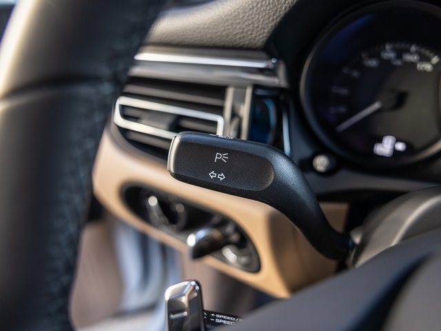 New 2026 Porsche Macan image 45