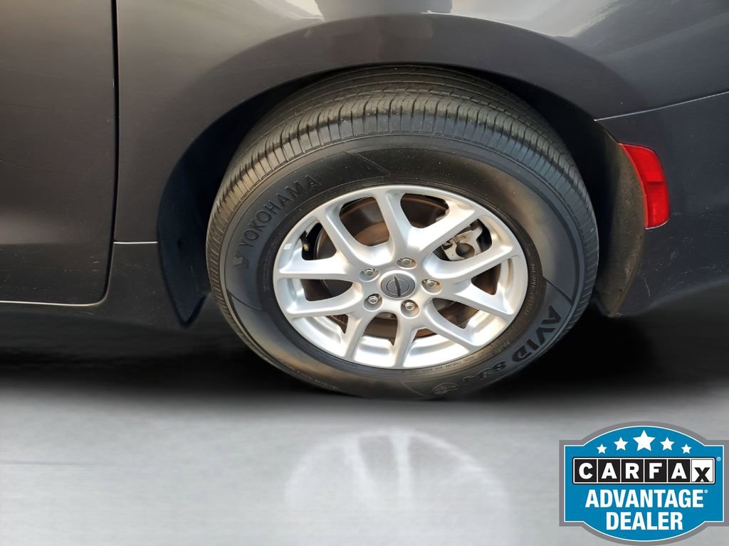 Used 2023 Chrysler Pacifica Touring-L image 23