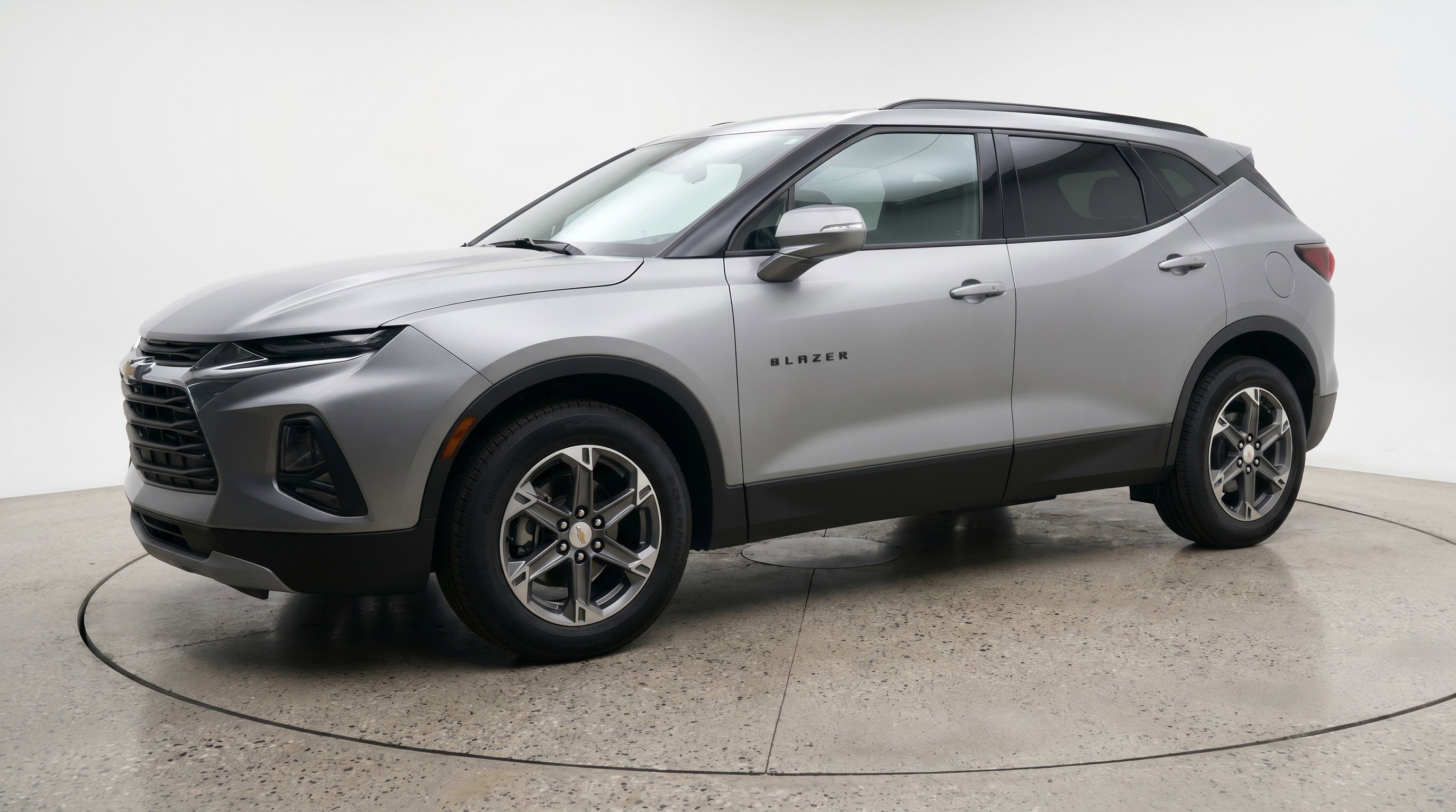 Used 2025 Chevrolet Blazer LT FWD image 3