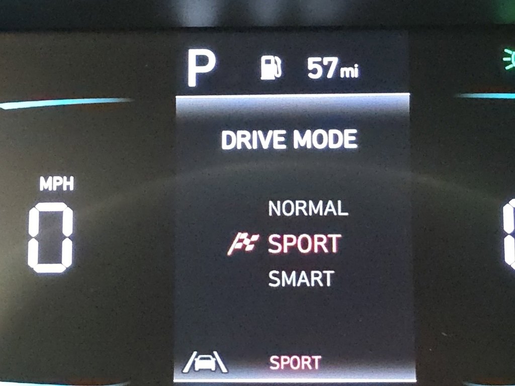 Used 2025 Hyundai Elantra Sport image 7