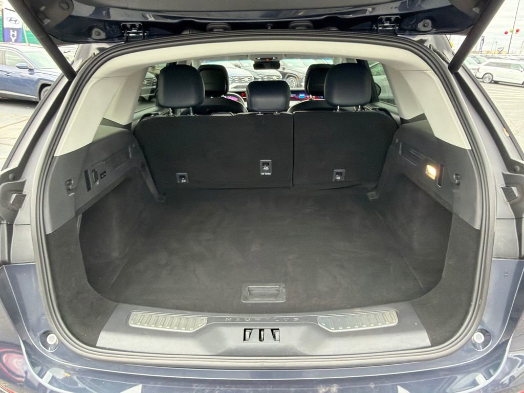 Used 2024 Lincoln Nautilus Reserve image 18