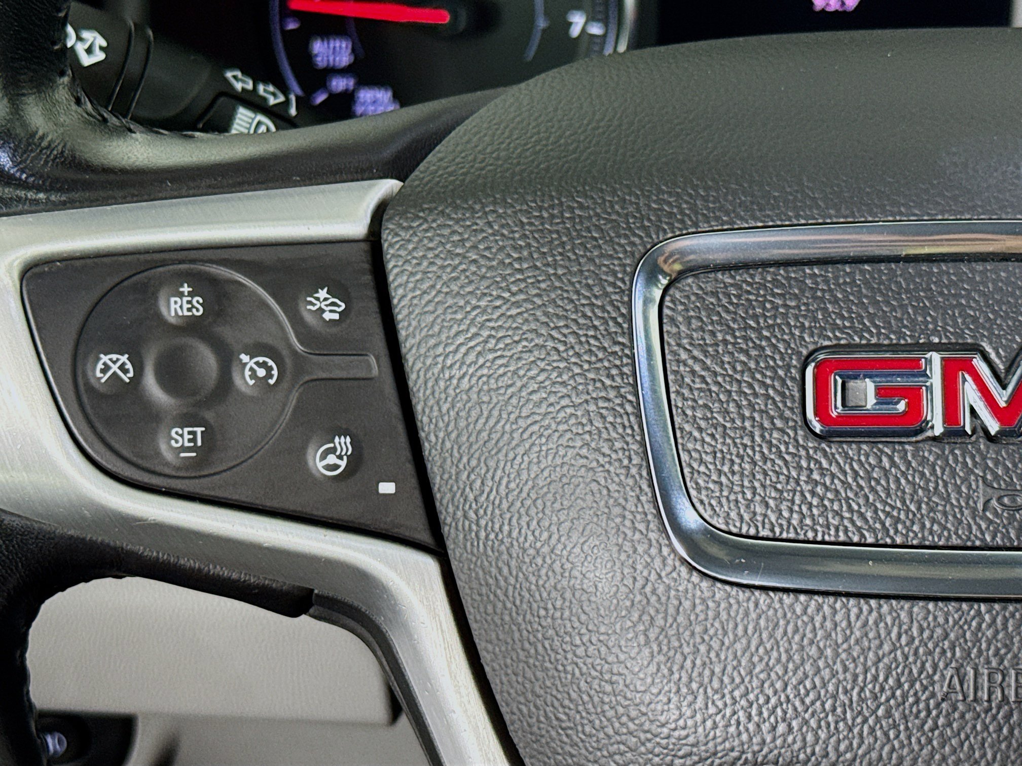 Used 2022 GMC Terrain SLT w/ Infotainment Package II FWD image 11