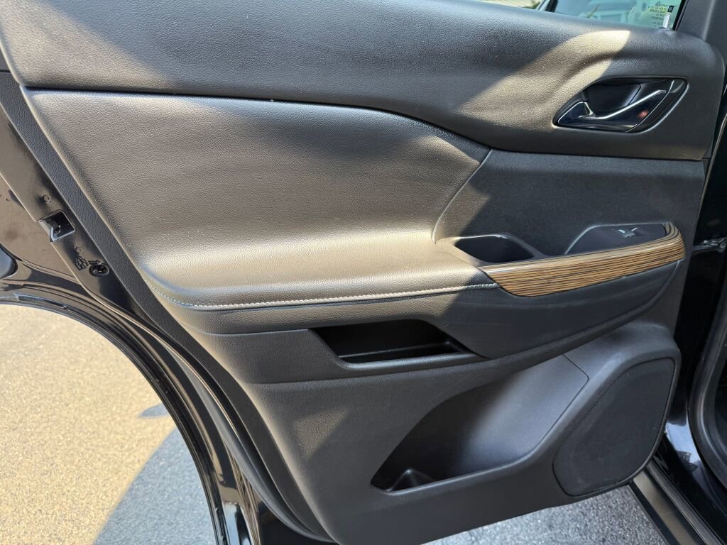 Used 2021 GMC Acadia SLE AWD/4WD image 22