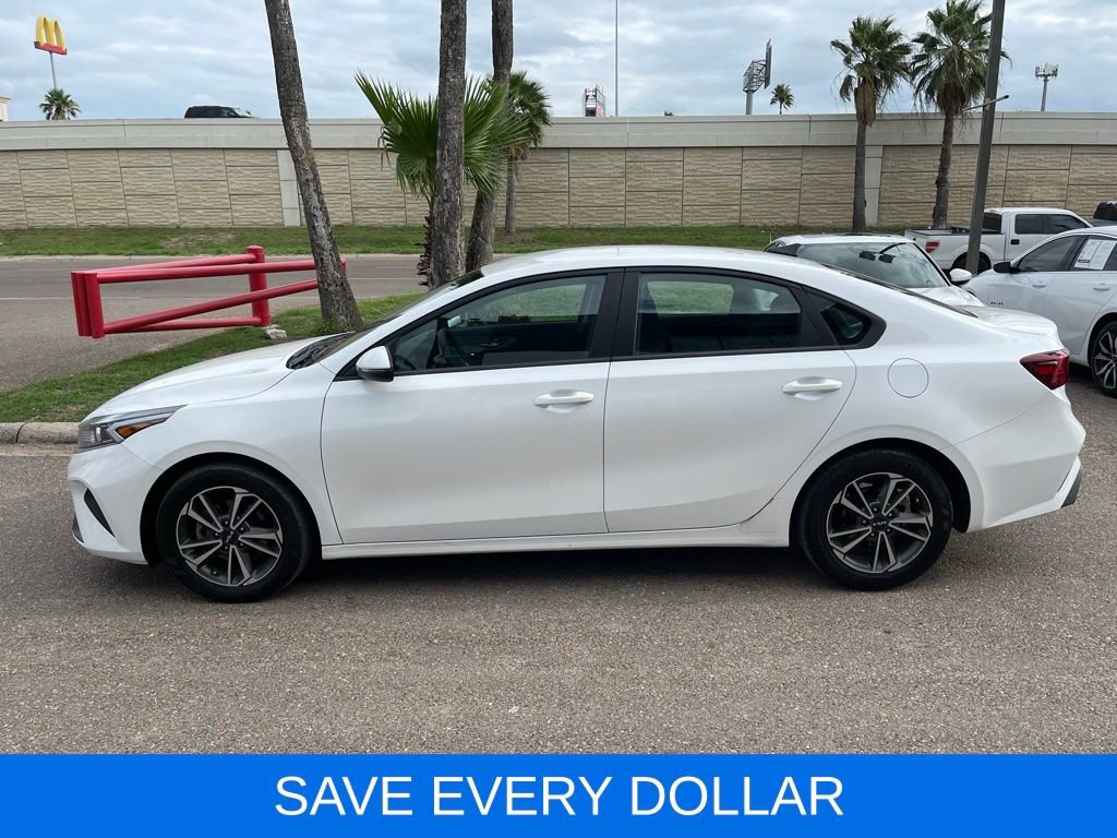 Used 2023 Kia Forte LXS w/ LXS Technology Package FWD image 3