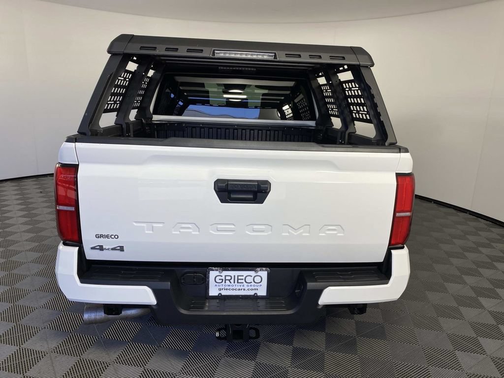 Used 2025 Toyota Tacoma SR5 AWD/4WD image 7
