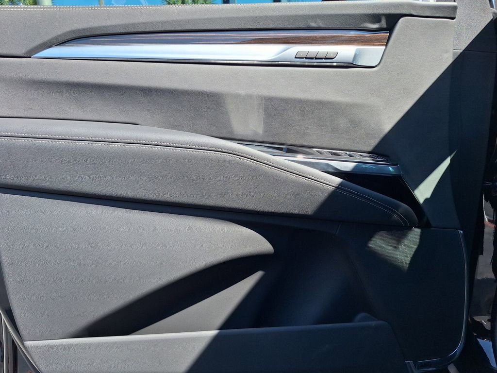 New 2026 Cadillac Escalade 2WD w/ LPO, Floor Liner Package image 29
