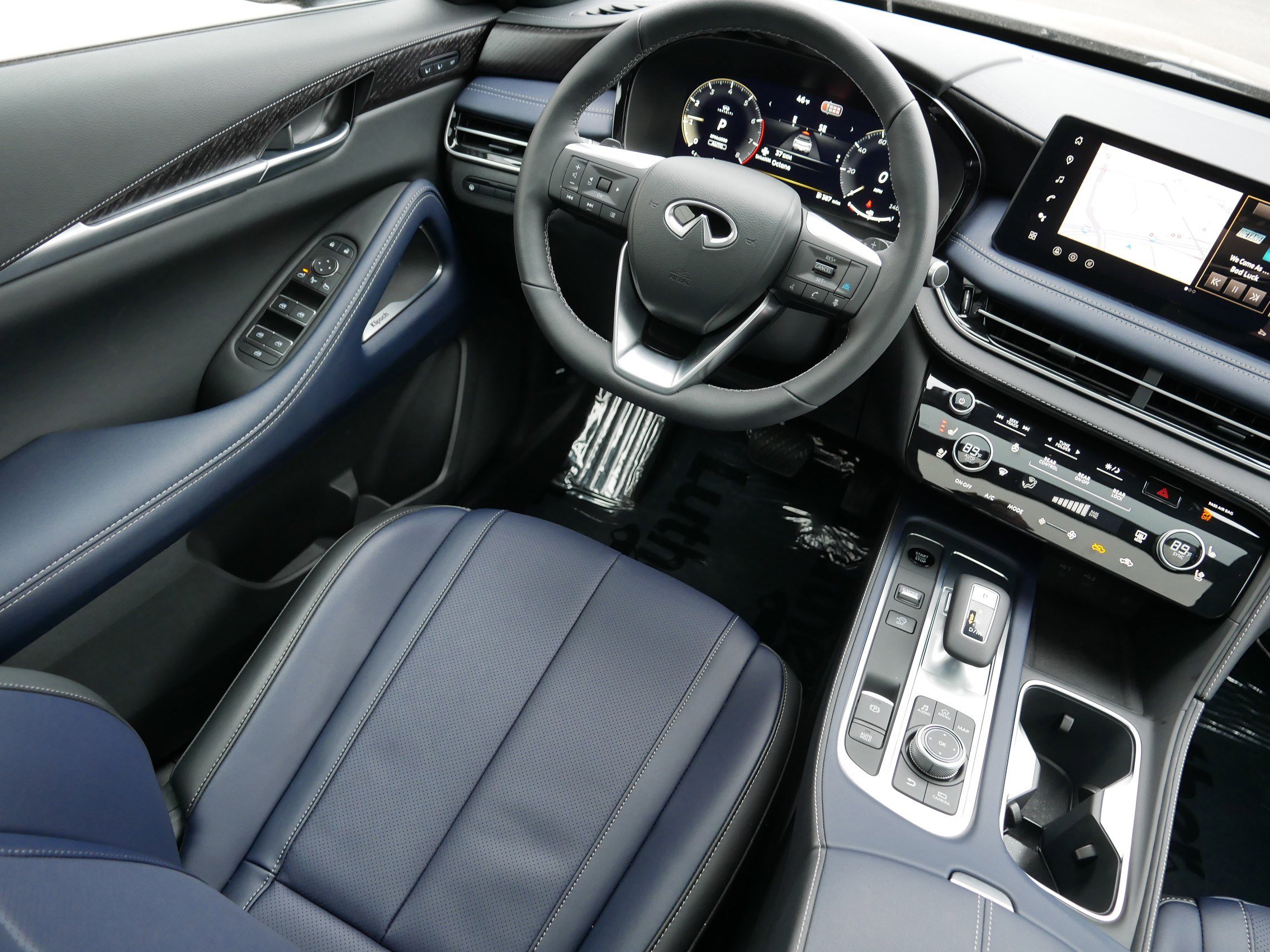 Certified 2026 INFINITI QX60 Sport w/ Dark Cargo Package image 9