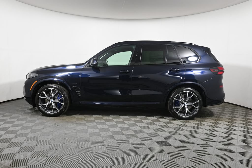 New 2026 BMW X5 xDrive50e w/ M Sport Package AWD/4WD image 2